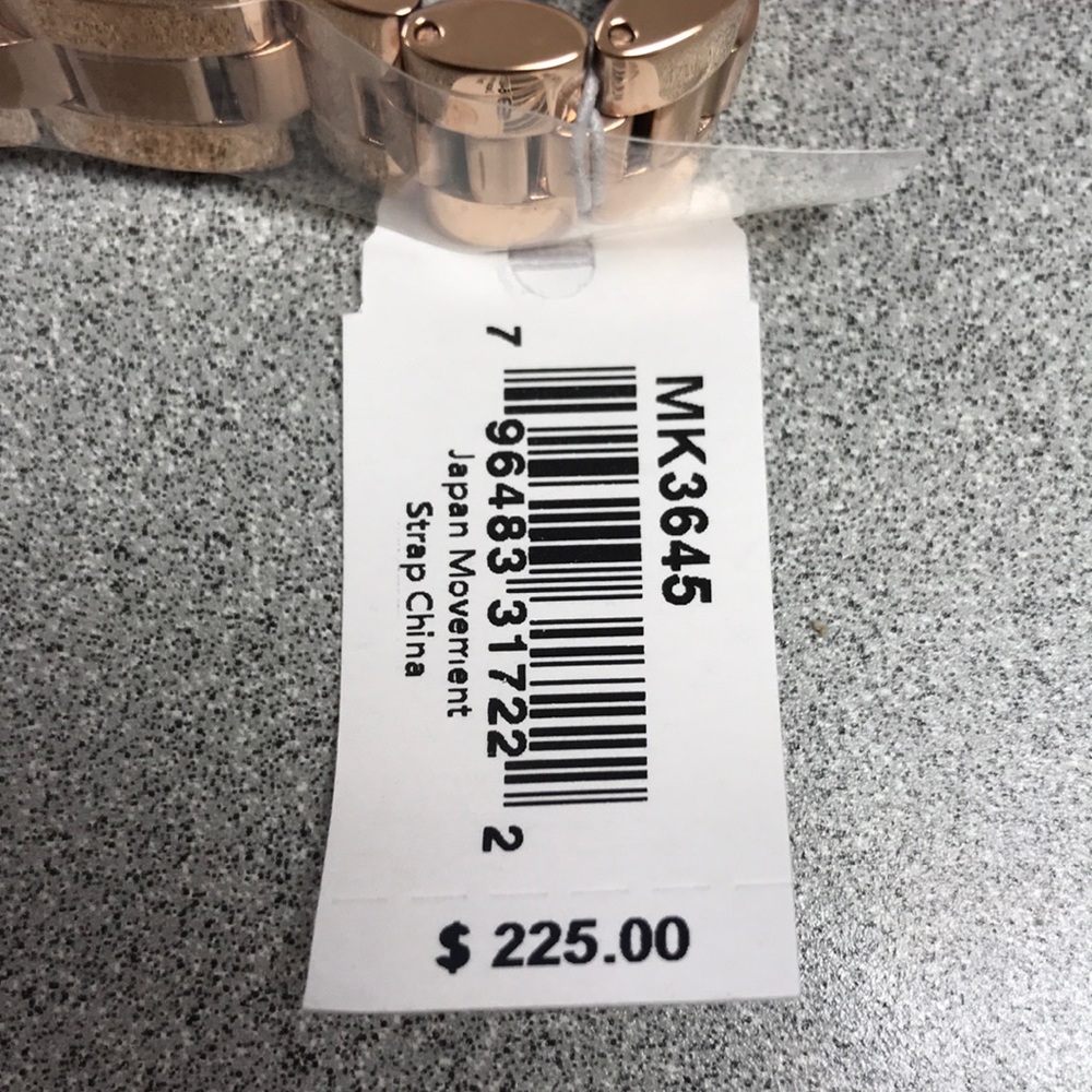 Micheal Kors Rose Gold Watch - Picture 5 of 7